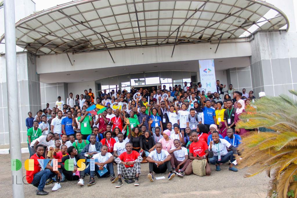 Co-hosted DevFest 2017, over 1000 attendees🔥